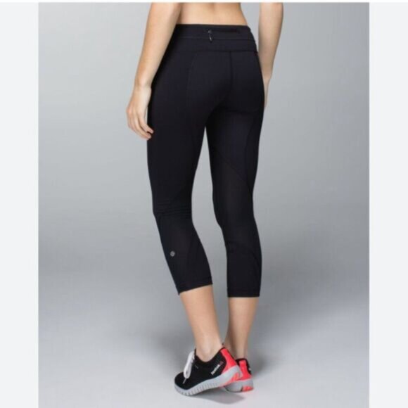 LULULEMON Inspire Crop II 2 Luxtreme Black Tight Athletic Leggings Sz 4 - Picture 7 of 14